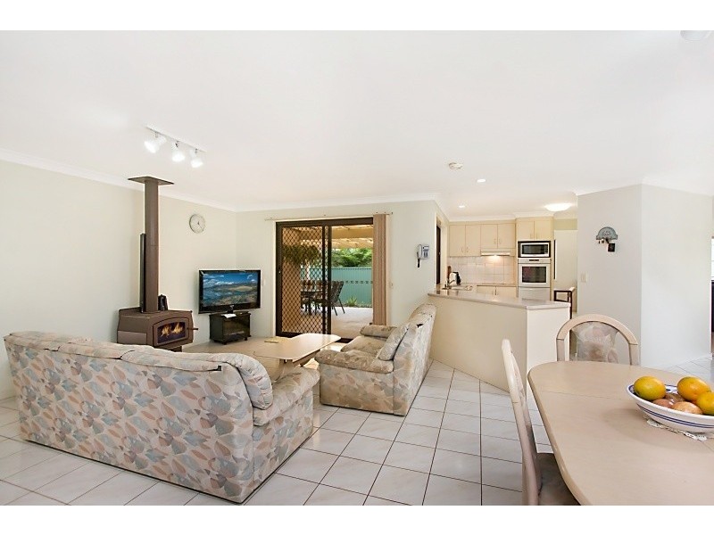 5 Flametree Terrace, Banora Point NSW 2486
