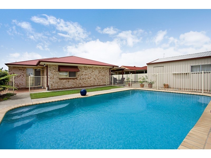 27 Cabana Court, Banora Point NSW 2486