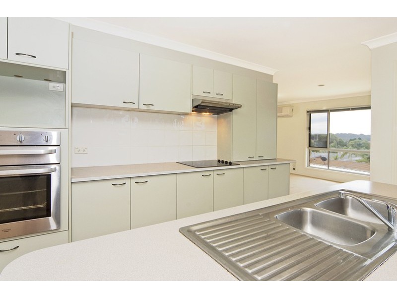 1 Cedar Ridge, Banora Point NSW 2486