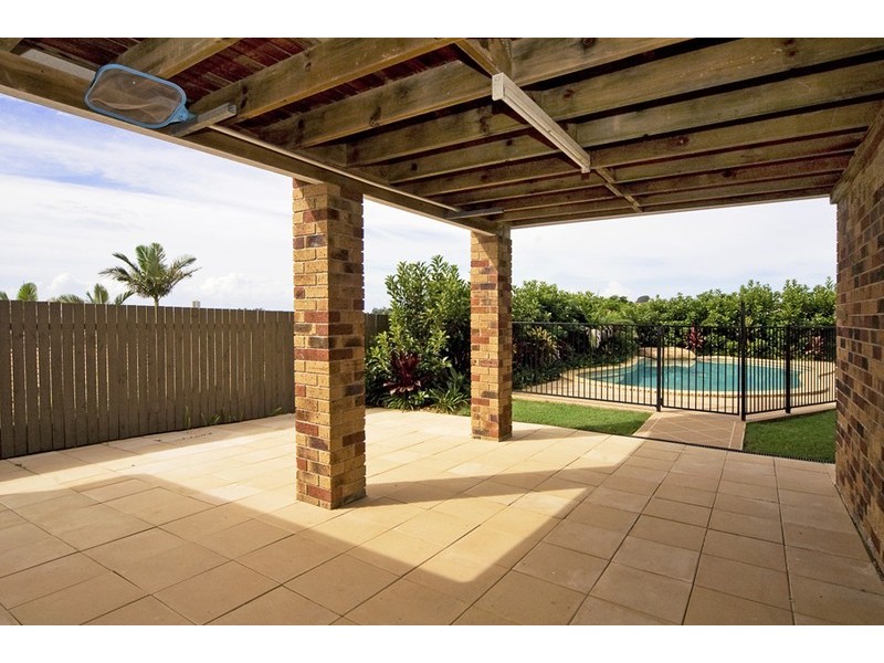 1 Cedar Ridge, Banora Point NSW 2486