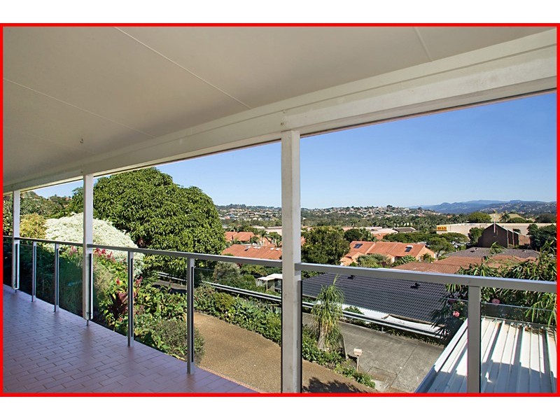 33 St Andrews Way, Banora Point NSW 2486
