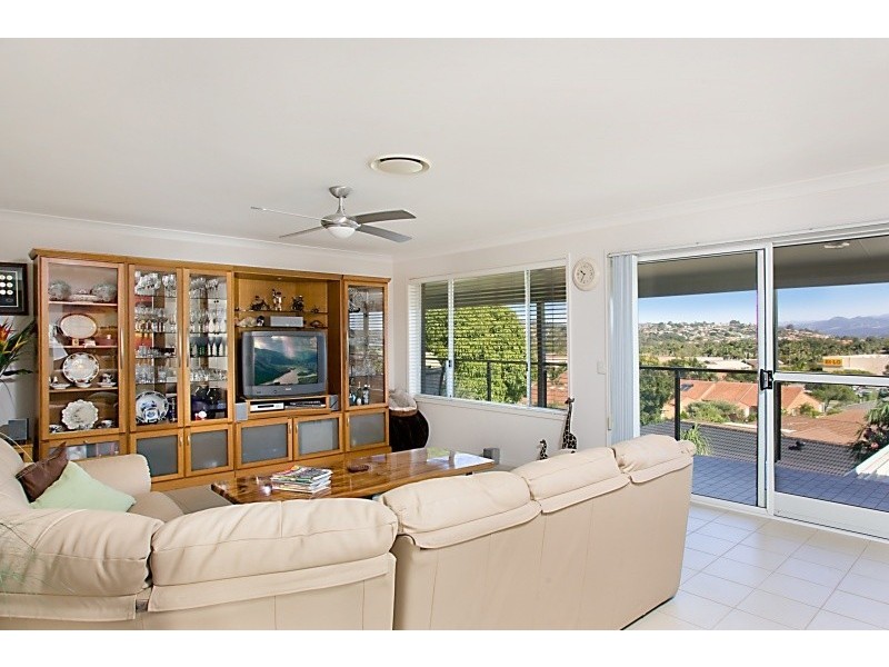 33 St Andrews Way, Banora Point NSW 2486
