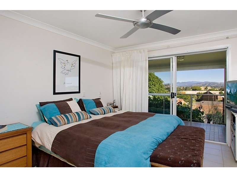 33 St Andrews Way, Banora Point NSW 2486