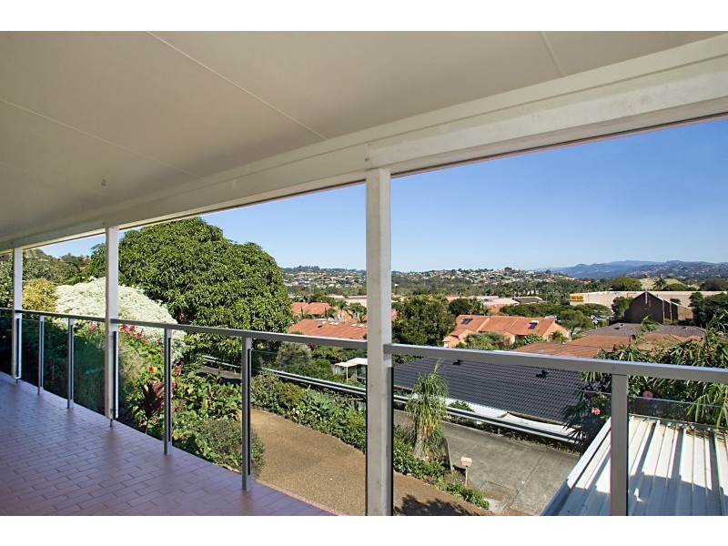 33 St Andrews Way, Banora Point NSW 2486