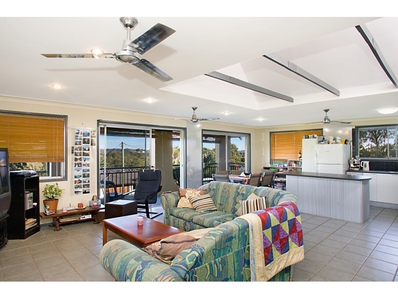 2 Bangalow Avenue, Banora Point NSW 2486
