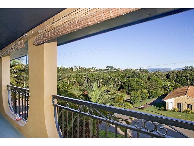 2 Bangalow Avenue, Banora Point NSW 2486