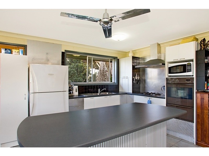 2 Bangalow Avenue, Banora Point NSW 2486
