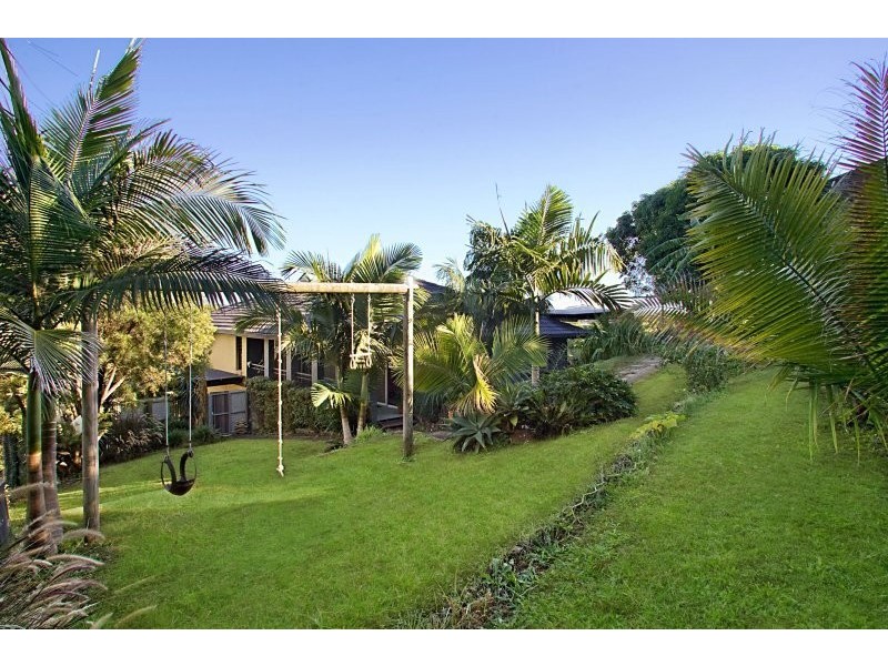 2 Bangalow Avenue, Banora Point NSW 2486