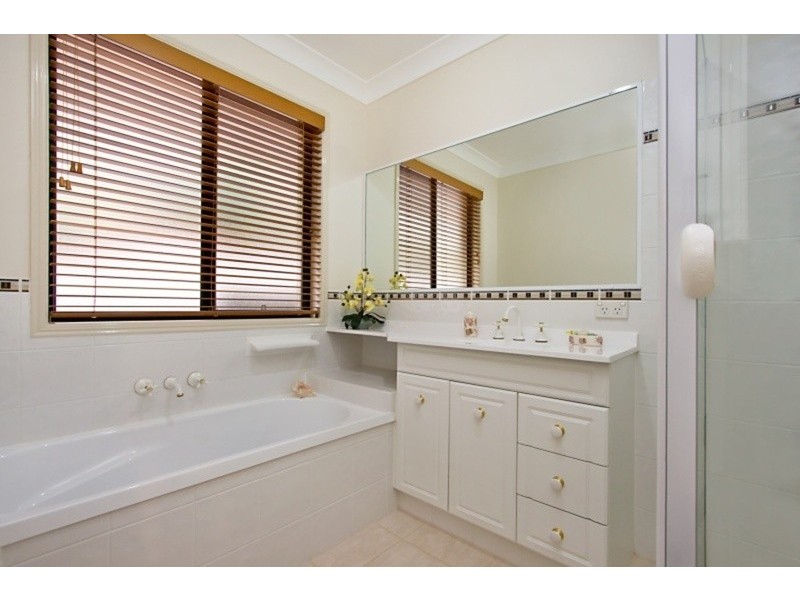 7 White Fig Court, Banora Point NSW 2486