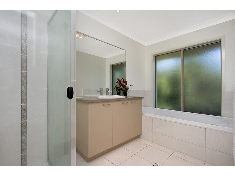 4A Oyster Point Road, Banora Point NSW 2486