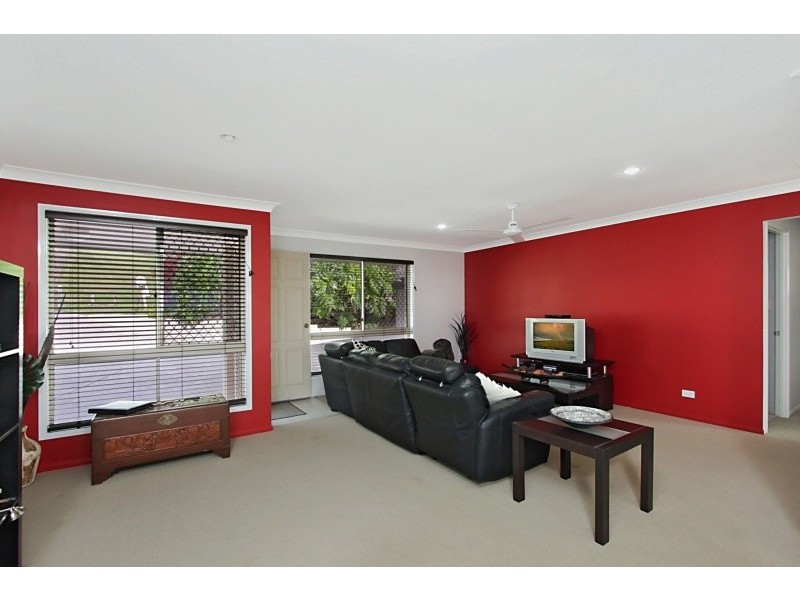 25 Honeymyrtle Drive, Banora Point NSW 2486