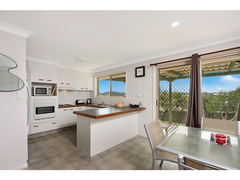 25 Honeymyrtle Drive, Banora Point NSW 2486