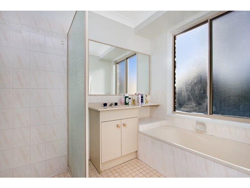 9 Bonny Glen Place, Banora Point NSW 2486