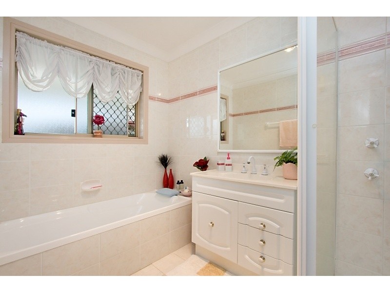 31 Winders Place, Banora Point NSW 2486