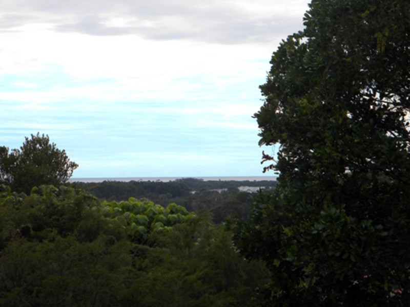 25 Champagne Drive, Tweed Heads South NSW 2486