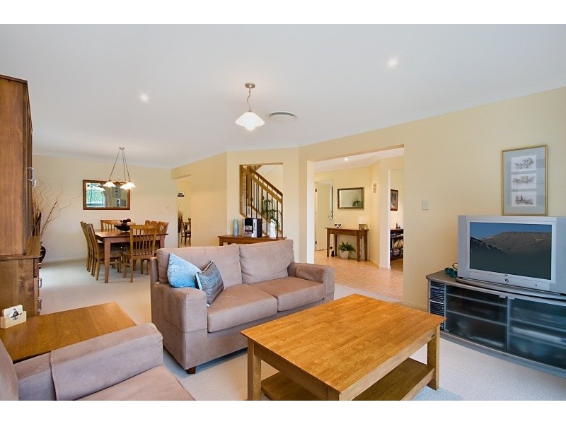 1 New Farm Place, Banora Point NSW 2486