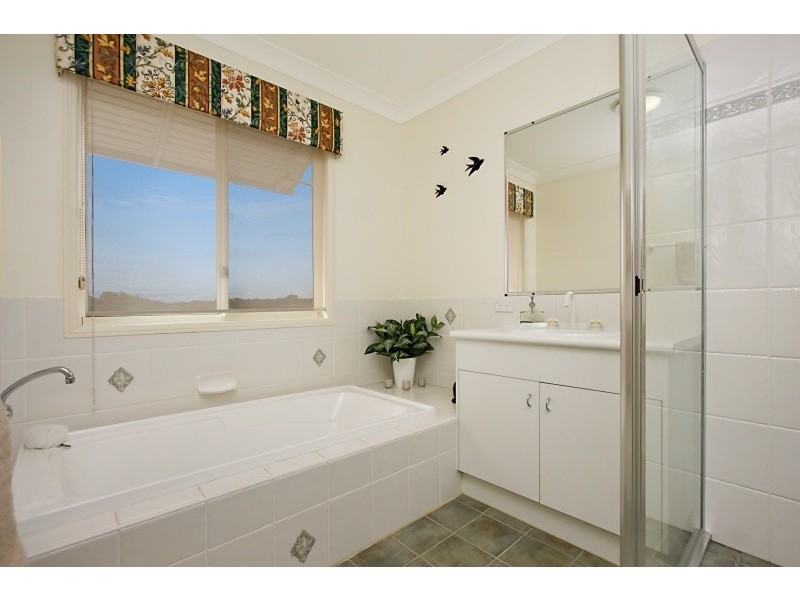 1 New Farm Place, Banora Point NSW 2486