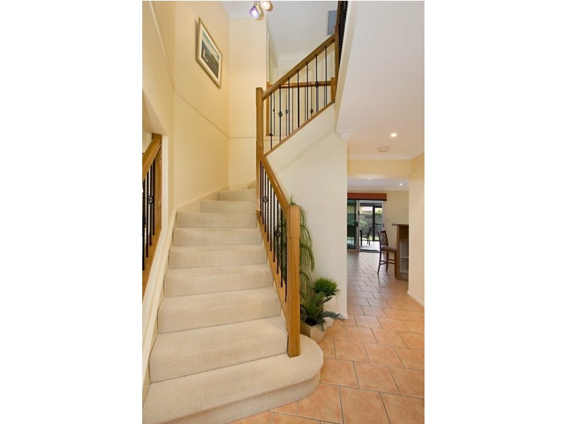 1 New Farm Place, Banora Point NSW 2486