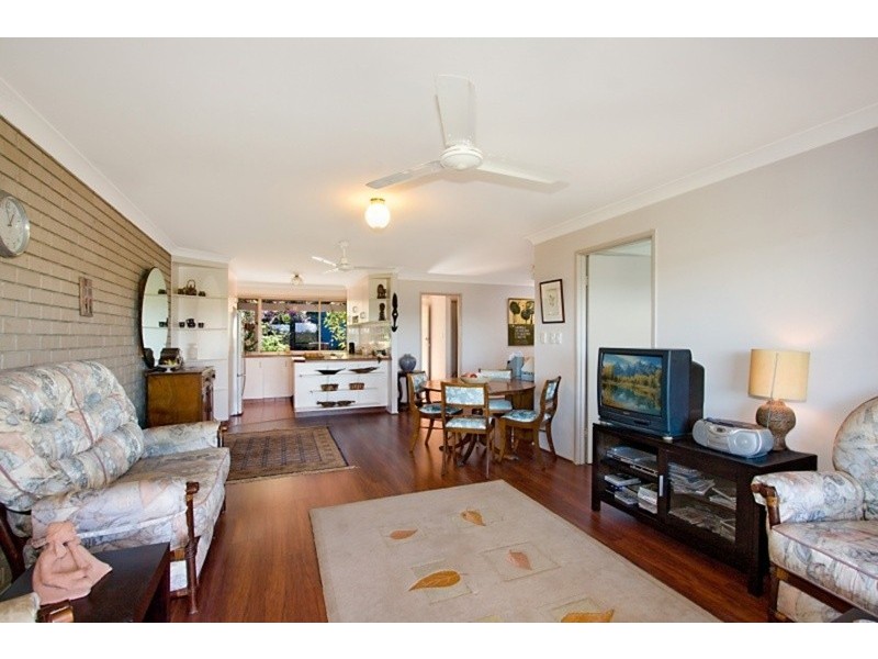 2/49 Bimbadeen Avenue, Banora Point NSW 2486