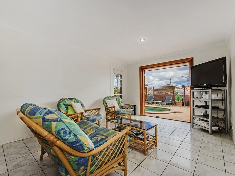 10 Muirfield Place, Banora Point NSW 2486
