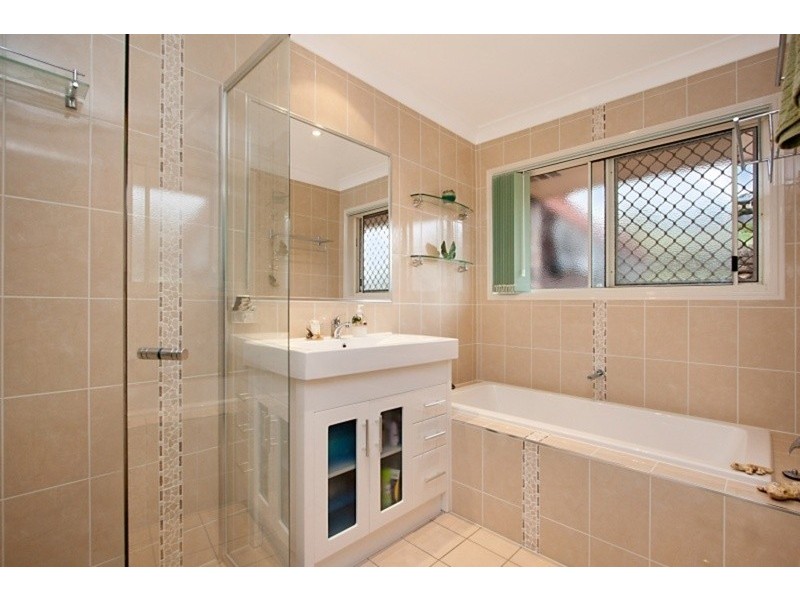 31 Clonakilty Close, Banora Point NSW 2486