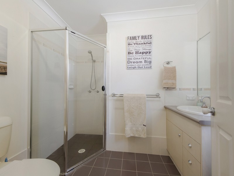 4 Greendale Place, Banora Point NSW 2486