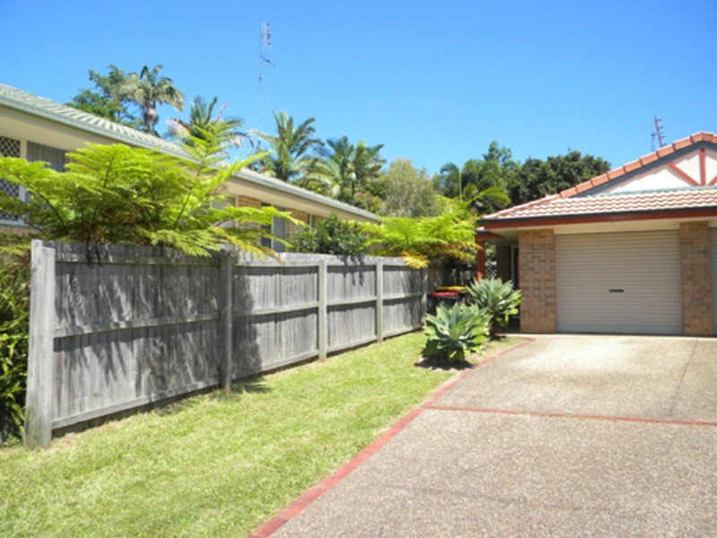 2/51 Kildare Drive, Banora Point NSW 2486
