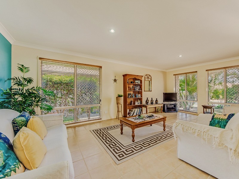 26 Traminer Court, Banora Point NSW 2486