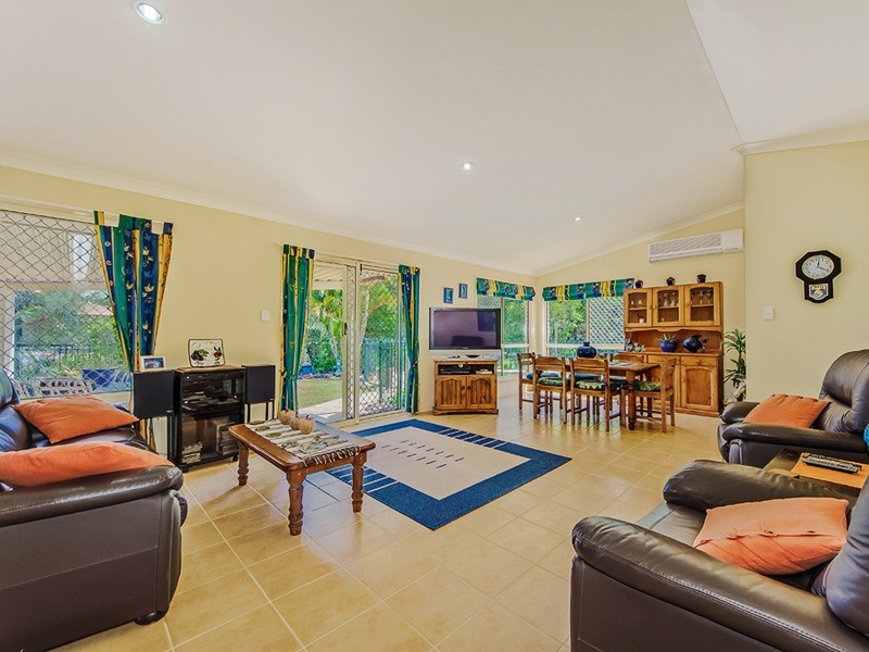 26 Traminer Court, Banora Point NSW 2486