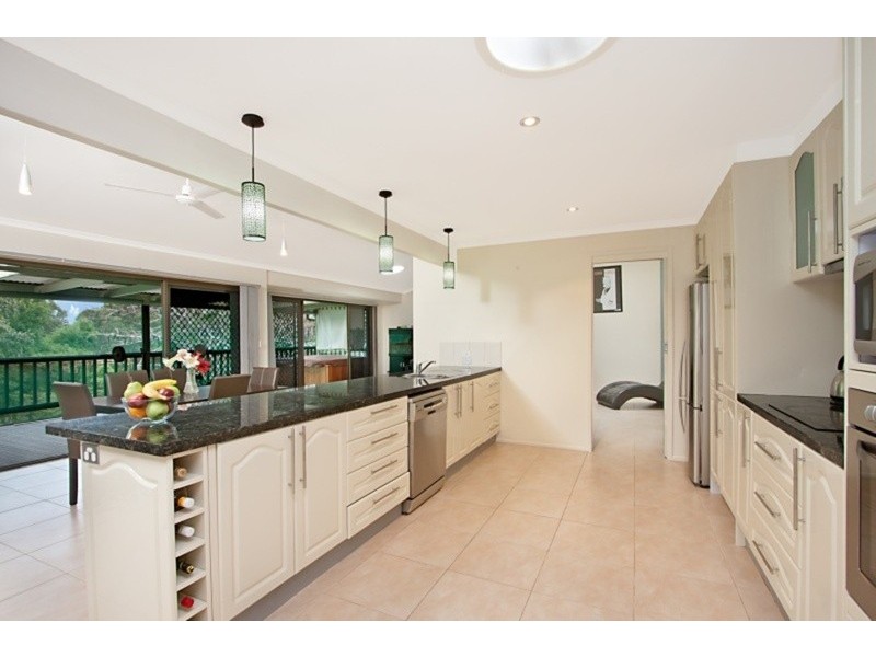 16 Elm Place, Banora Point NSW 2486
