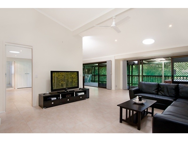 16 Elm Place, Banora Point NSW 2486