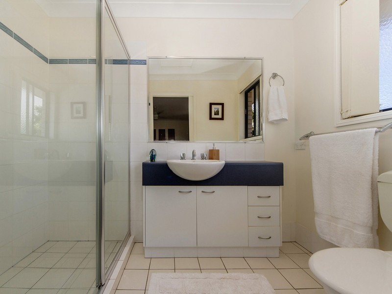 2 Falcon Way, Tweed Heads South NSW 2486