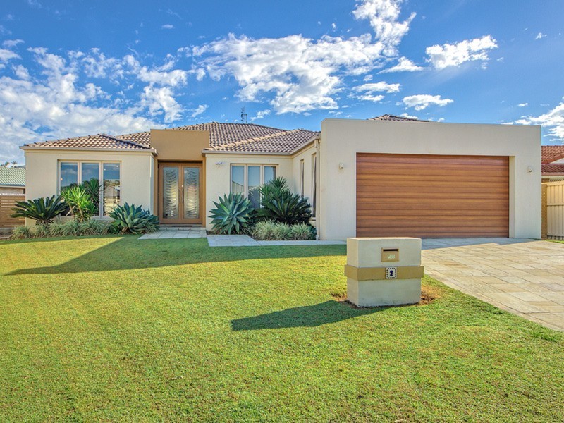 2 Magnolia Crescent, Banora Point NSW 2486