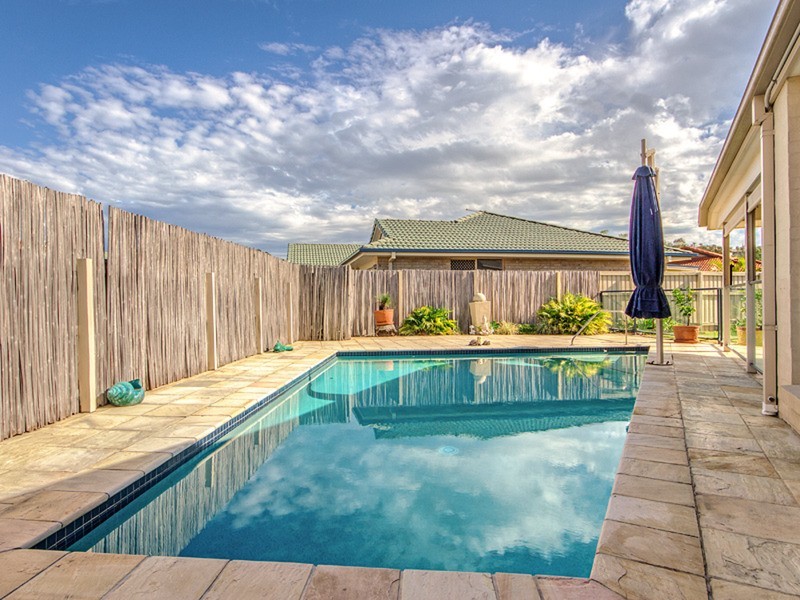 2 Magnolia Crescent, Banora Point NSW 2486