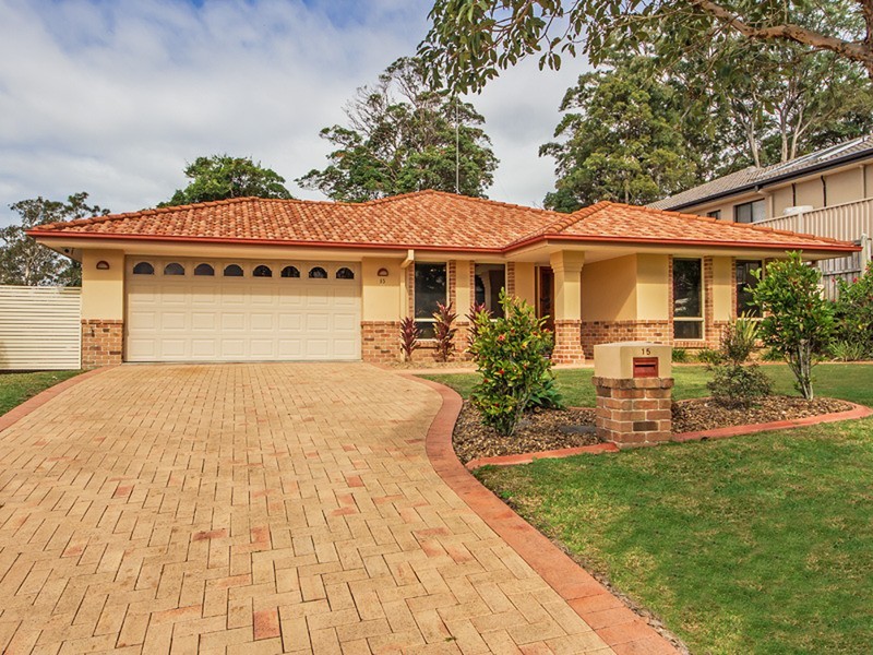 15 Daintree Close, Banora Point NSW 2486