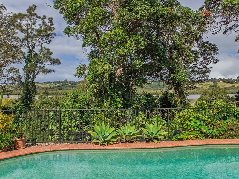 15 Daintree Close, Banora Point NSW 2486