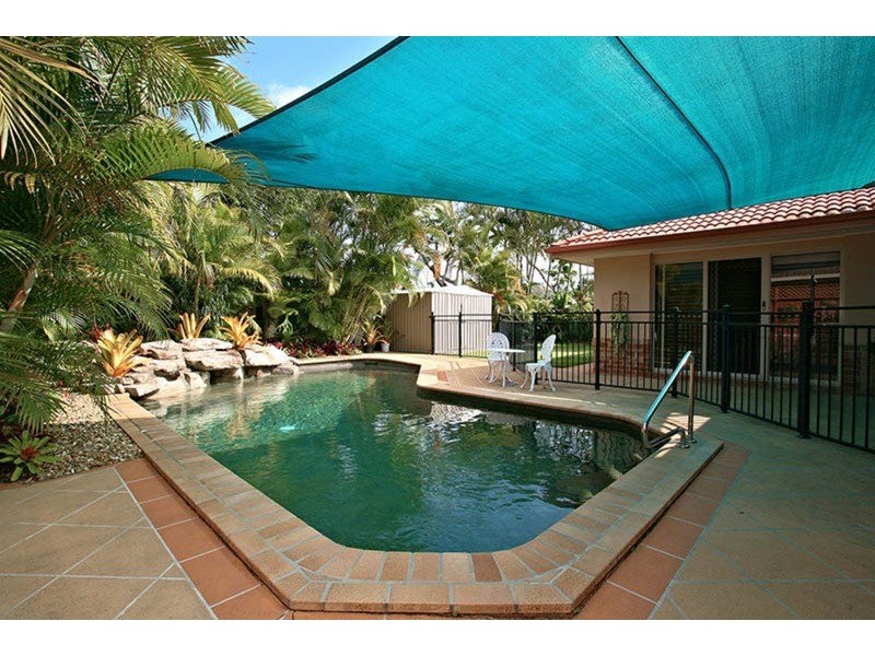 4 Riversdale Boulevard, Banora Point NSW 2486