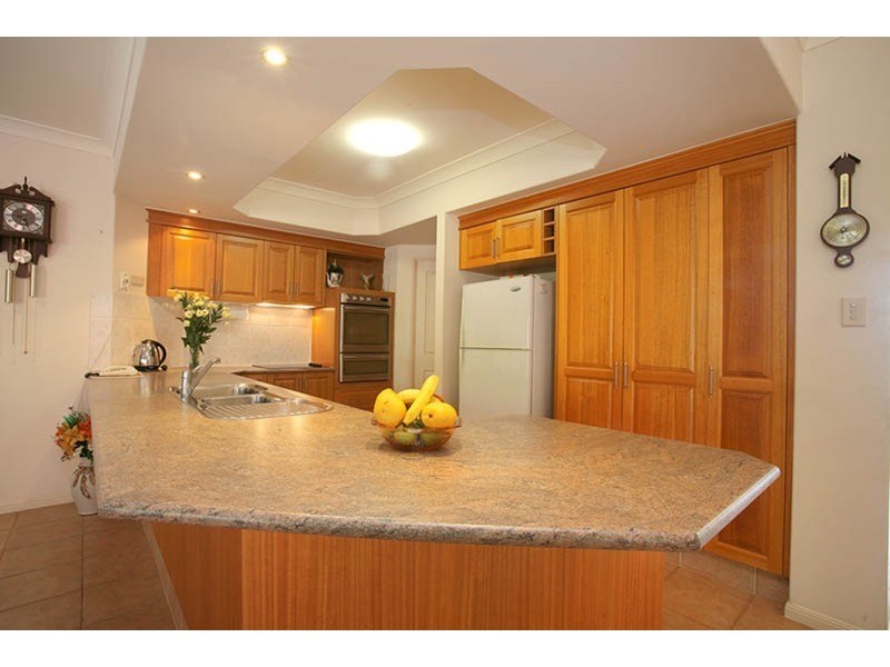 4 Riversdale Boulevard, Banora Point NSW 2486