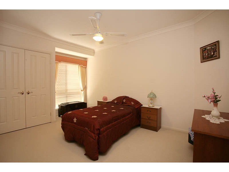 4 Riversdale Boulevard, Banora Point NSW 2486