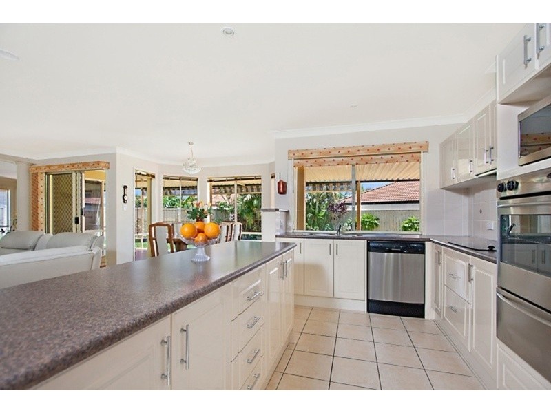 7 Kakadu Court, Banora Point NSW 2486