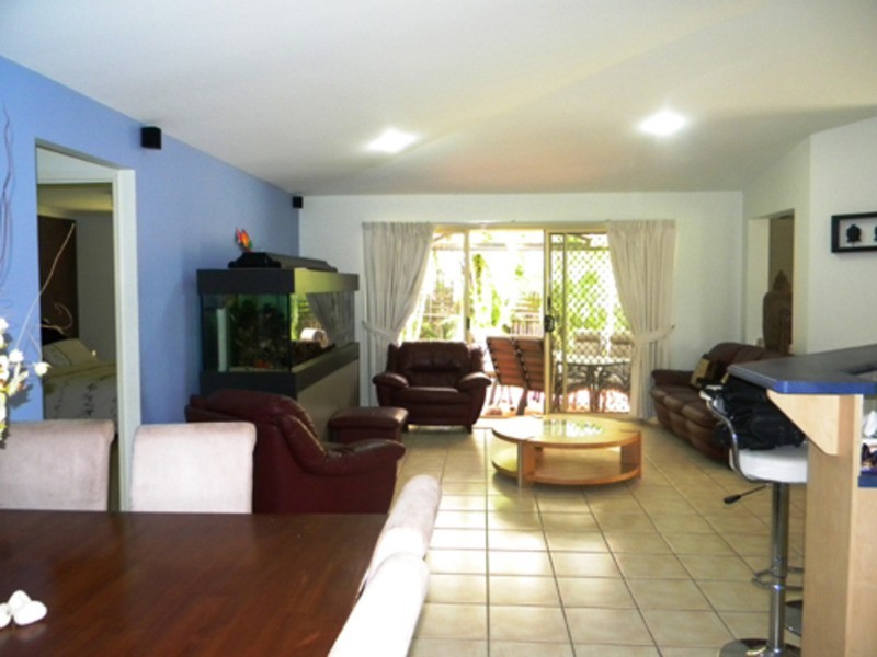 15 Kelburn Close, Banora Point NSW 2486