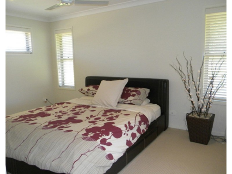 15 Buncrana Terrace, Banora Point NSW 2486