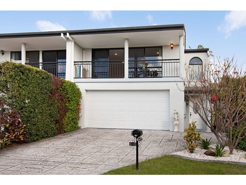 2/32 Honeymyrtle Drive, Banora Point NSW 2486