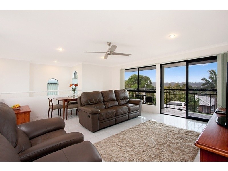 2/32 Honeymyrtle Drive, Banora Point NSW 2486