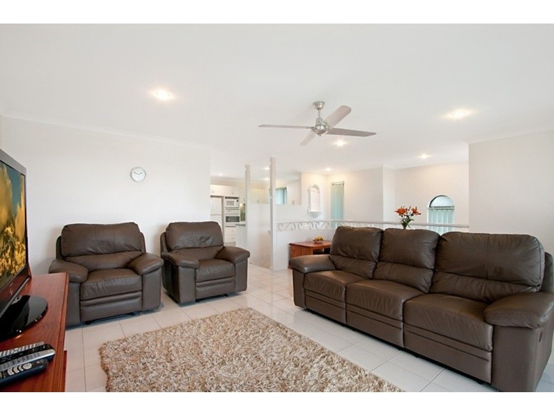 2/32 Honeymyrtle Drive, Banora Point NSW 2486