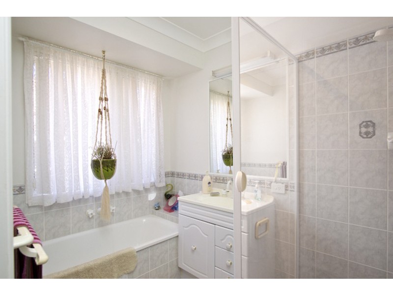 2 Kakadu Court, Banora Point NSW 2486