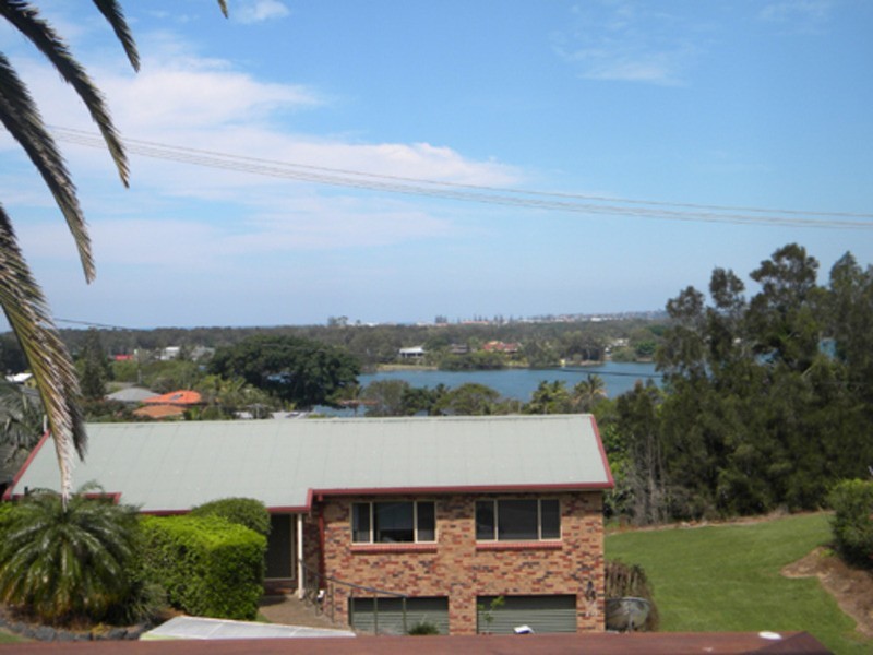 2/5 Uniacke Drive, Banora Point NSW 2486