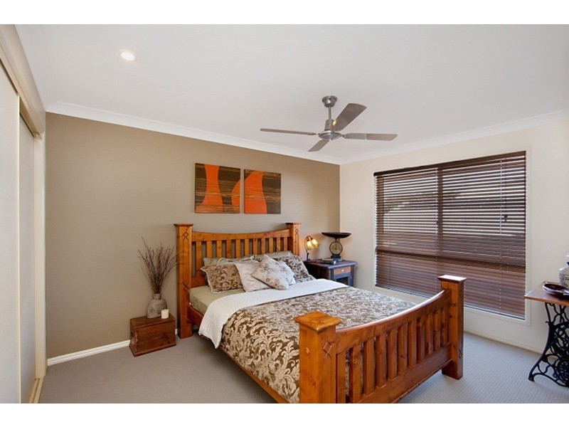 1/2 Shamrock Avenue, Banora Point NSW 2486