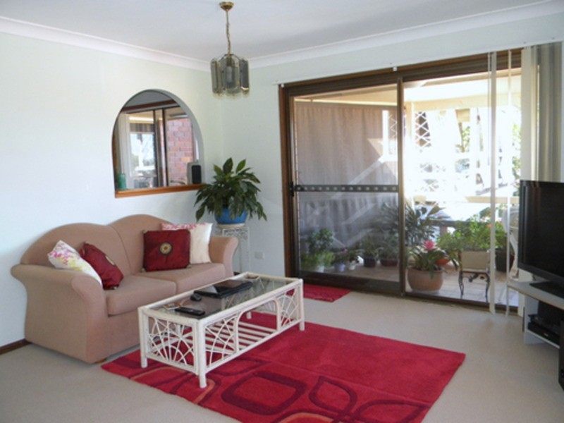 1/8 Mariners Crescent, Banora Point NSW 2486