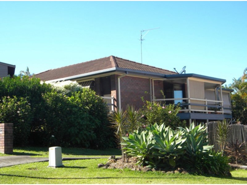 1/8 Mariners Crescent, Banora Point NSW 2486